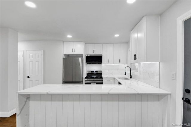 1052 E 227th Street, Bronx, NY 10466
