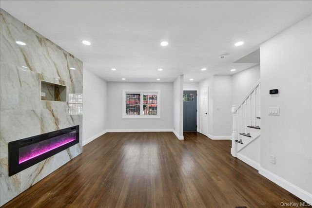 1052 E 227th Street, Bronx, NY 10466