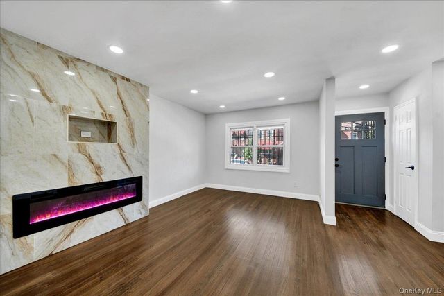 1052 E 227th Street, Bronx, NY 10466