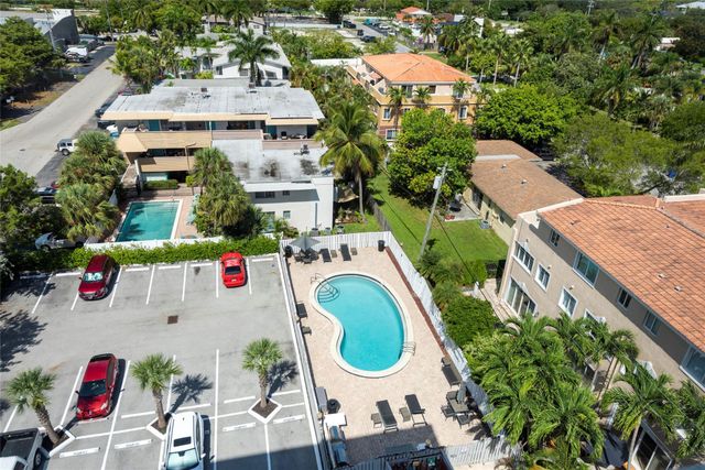 2555 NE 11th St 902, Fort Lauderdale, FL 33304