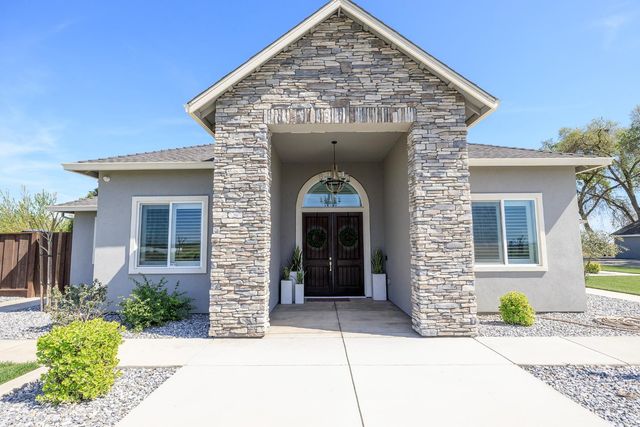 4486 Weir Ave, Livingston, CA 95334