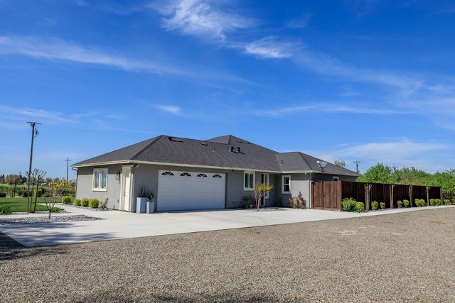 4486 Weir Ave, Livingston, CA 95334
