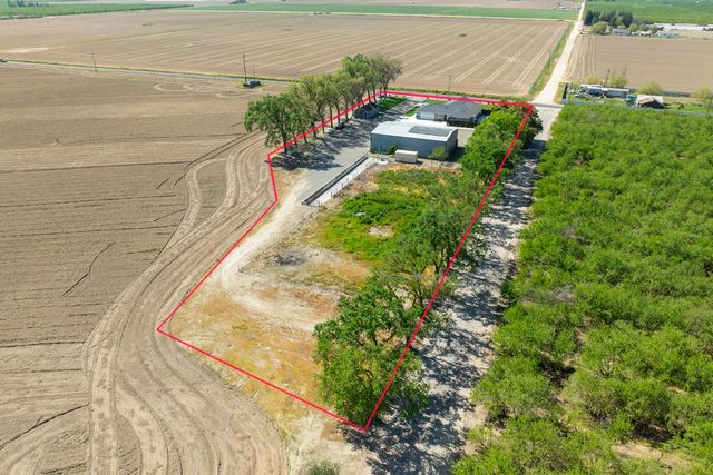 4486 Weir Ave, Livingston, CA 95334