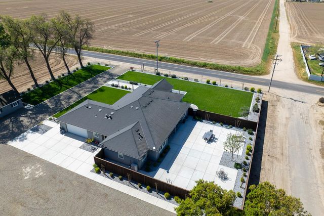 4486 Weir Ave, Livingston, CA 95334