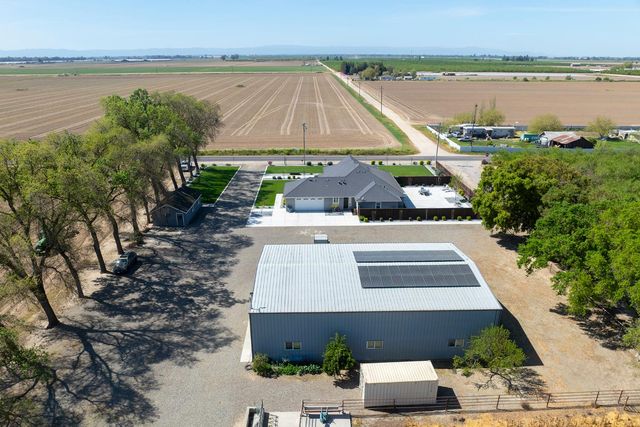 4486 Weir Ave, Livingston, CA 95334