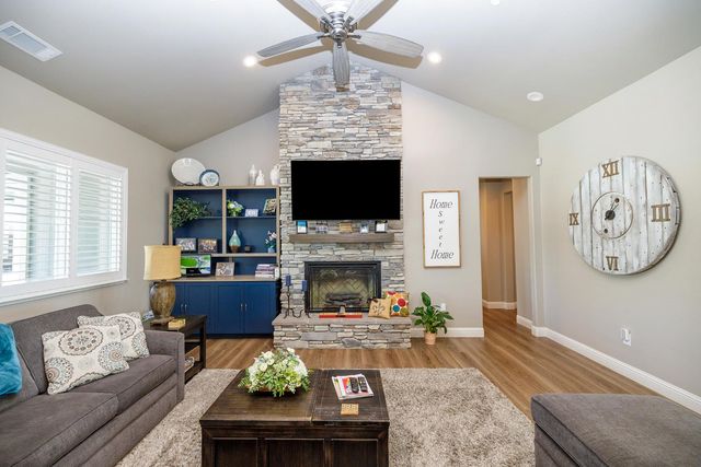 4486 Weir Ave, Livingston, CA 95334