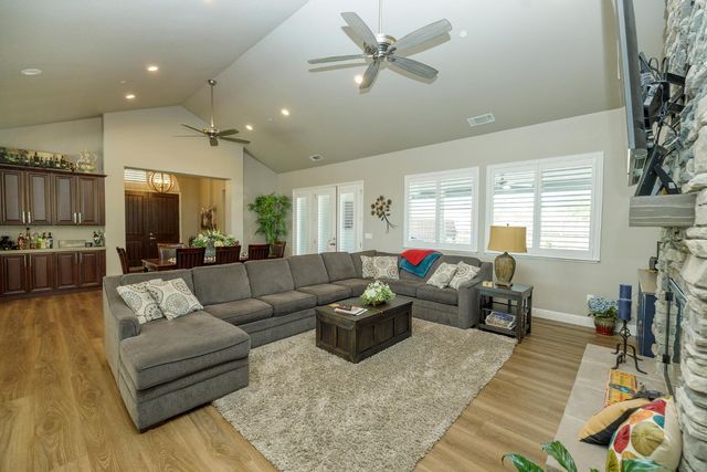 4486 Weir Ave, Livingston, CA 95334