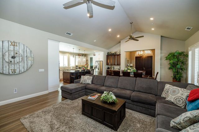 4486 Weir Ave, Livingston, CA 95334