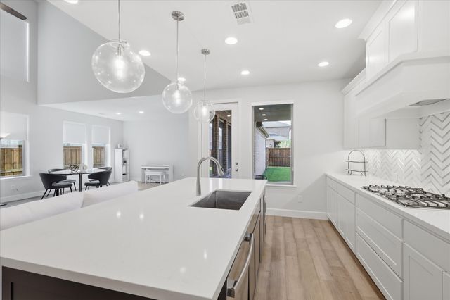 8521 Western, The Colony, TX 75056