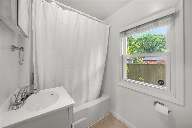 311 Orange Street, Elgin, IL 60123