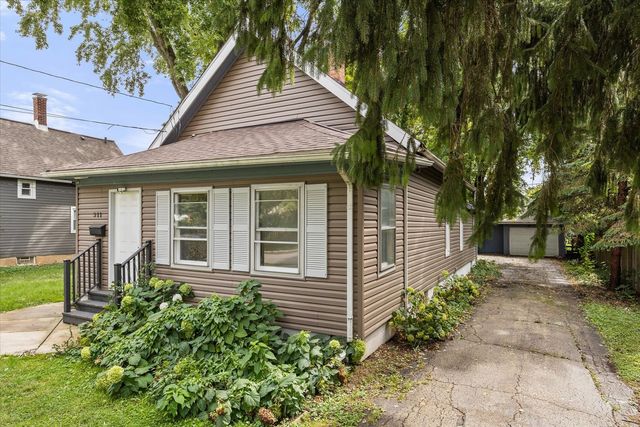 311 Orange Street, Elgin, IL 60123