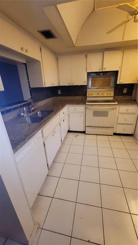2808 60TH AVENUE W 621, Bradenton, FL 34207