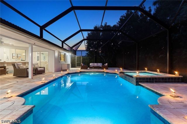 571 Neapolitan LN, Naples, FL 34103