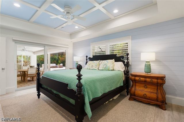 571 Neapolitan LN, Naples, FL 34103