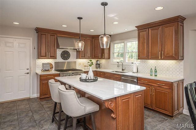 2143 Park Forest Drive, Chesterfield, MO 63017
