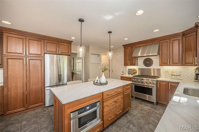 2143 Park Forest Drive, Chesterfield, MO 63017