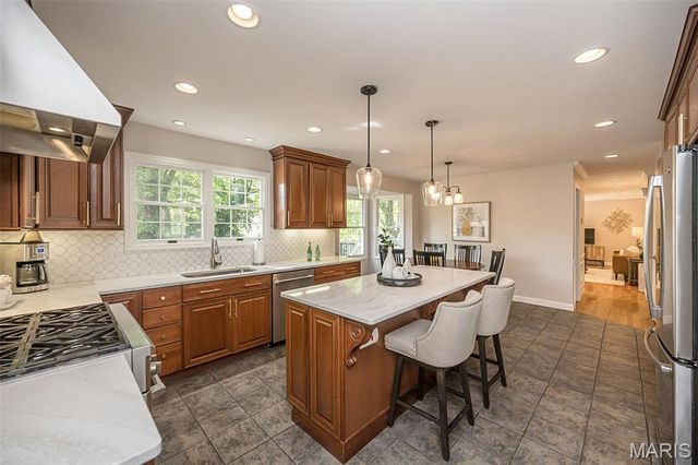 2143 Park Forest Drive, Chesterfield, MO 63017