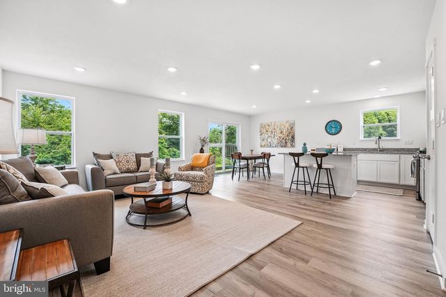 2 MONROE AVE, Ranson, WV 25438