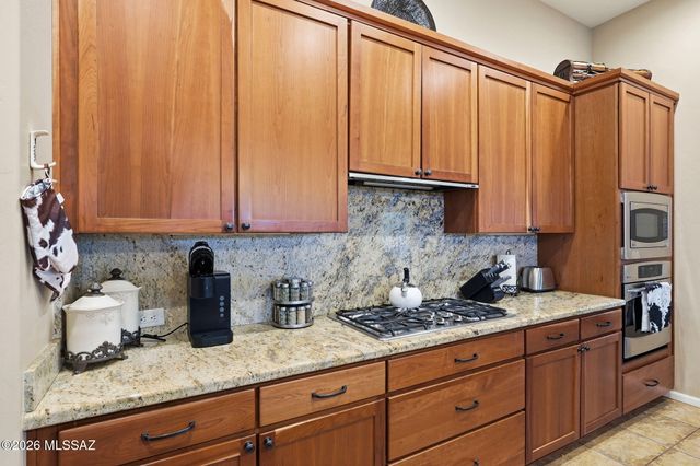 2568 E Arica Way, Green Valley, AZ 85614