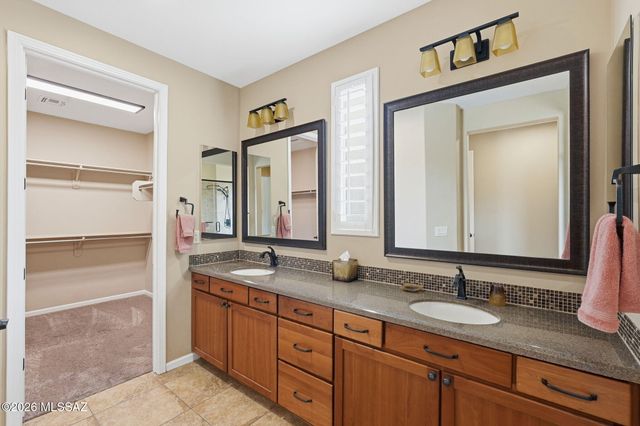 2568 E Arica Way, Green Valley, AZ 85614