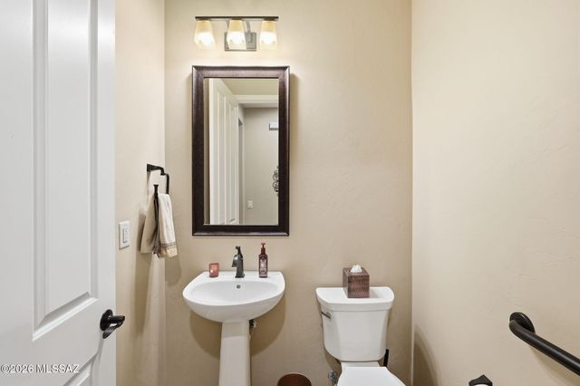 2568 E Arica Way, Green Valley, AZ 85614