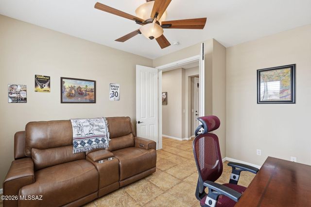 2568 E Arica Way, Green Valley, AZ 85614