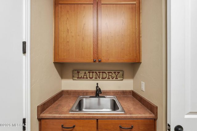 2568 E Arica Way, Green Valley, AZ 85614