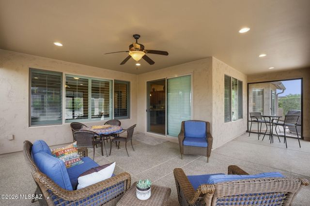 2568 E Arica Way, Green Valley, AZ 85614