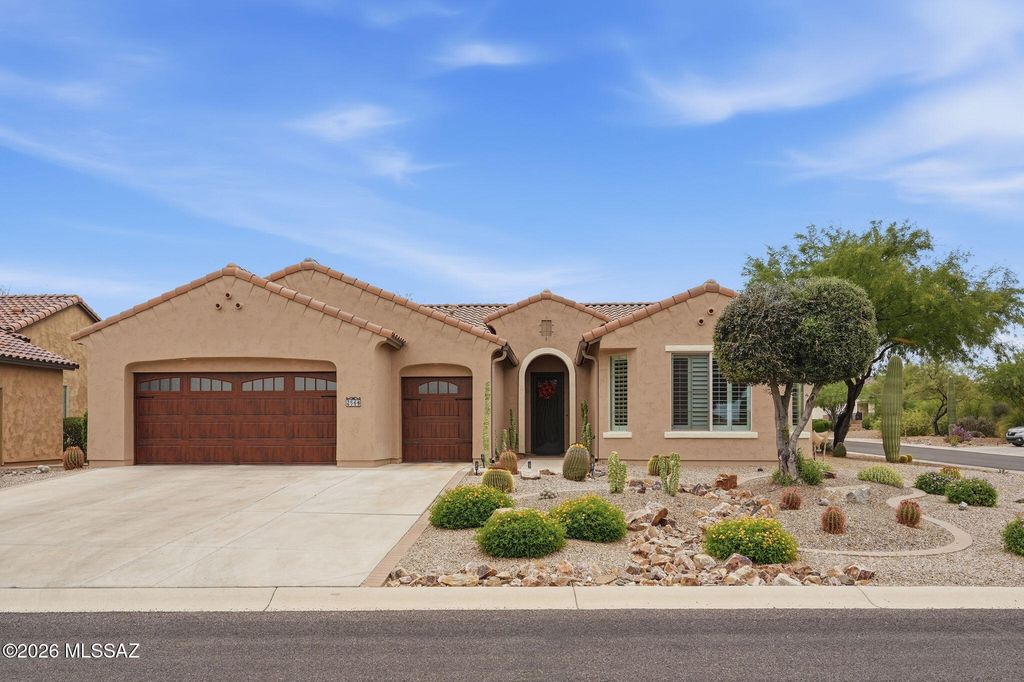 2568 E Arica Way, Green Valley, AZ 85614