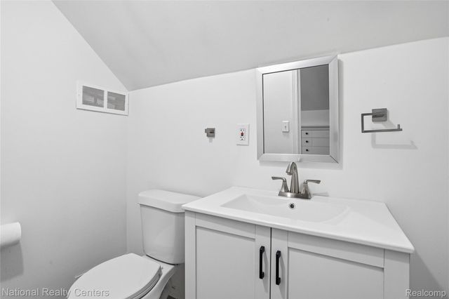 9376 Dixie, Redford Charter Township, MI 48239