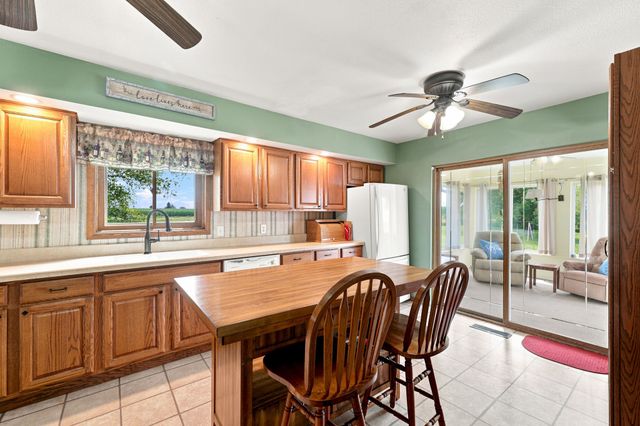 3244 280th Street, Gilman, IA 50106