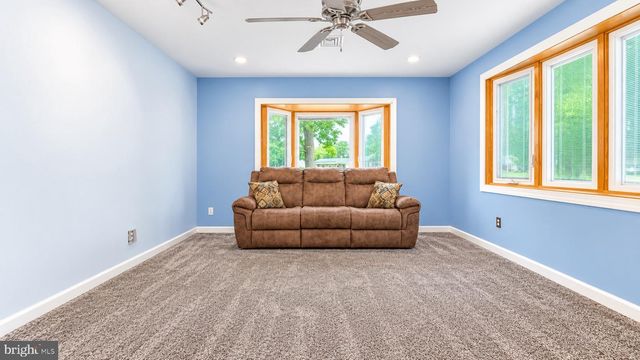 107 W BEACH RD, Williamstown, NJ 08094