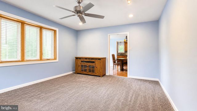 107 W BEACH RD, Williamstown, NJ 08094