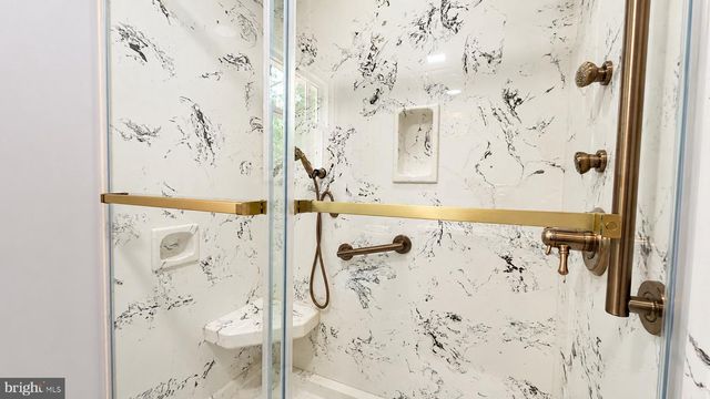 107 W BEACH RD, Williamstown, NJ 08094