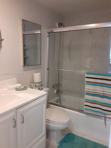3801 S Ocean Drive 5O, Hollywood, FL 33019