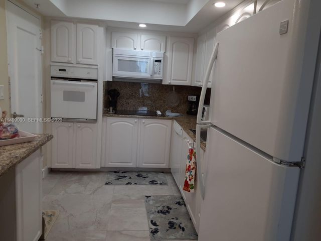 3801 S Ocean Drive 5O, Hollywood, FL 33019