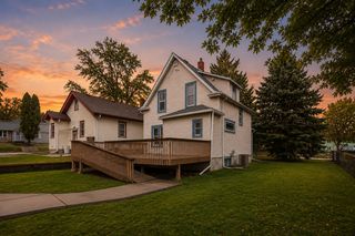 902 Dodd Road, West Saint Paul, MN 55118