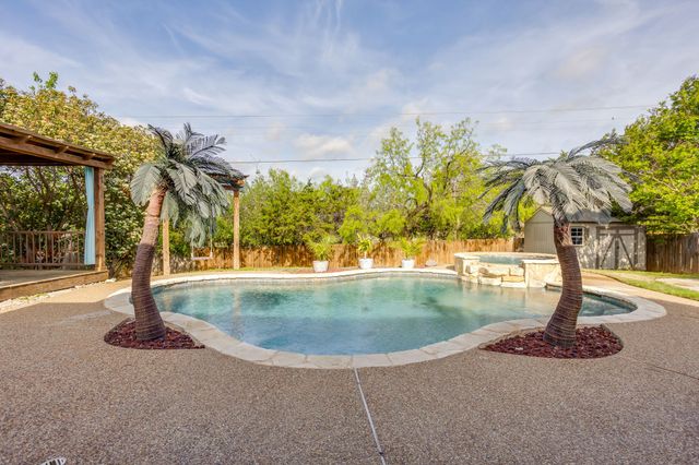 3127 Meandering Way, Granbury, TX 76049