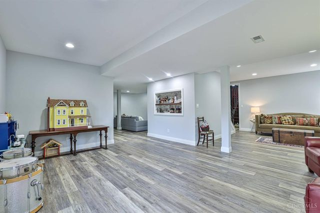 1118 Oakridge Court, Miami Twp, OH 45140