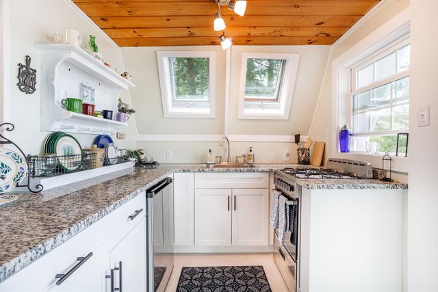 14 Sandy Cove Road, Rindge, NH 03461