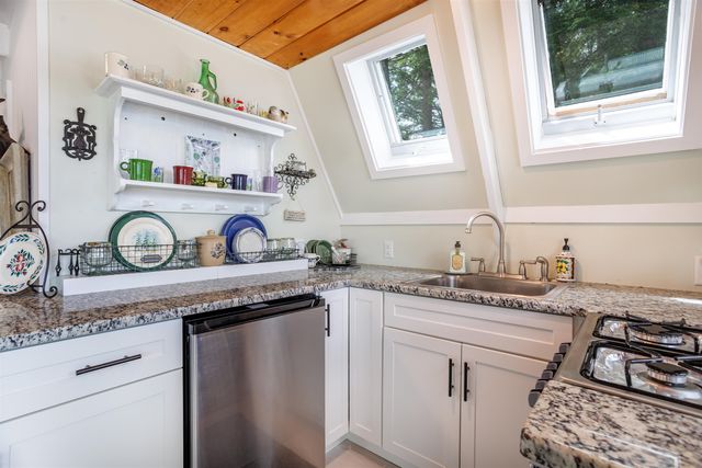 14 Sandy Cove Road, Rindge, NH 03461