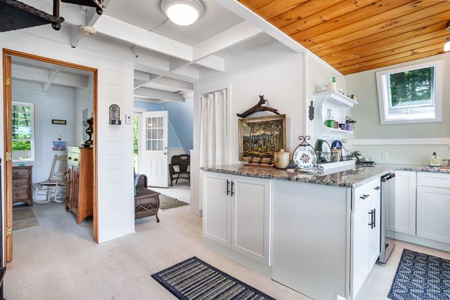 14 Sandy Cove Road, Rindge, NH 03461