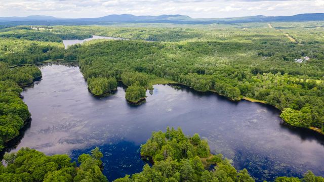 14 Sandy Cove Road, Rindge, NH 03461
