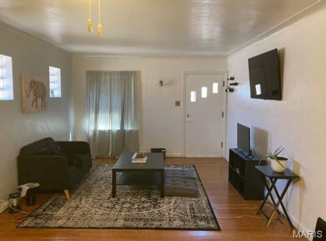 1317 N Florissant Road, Calverton Park, MO 63135