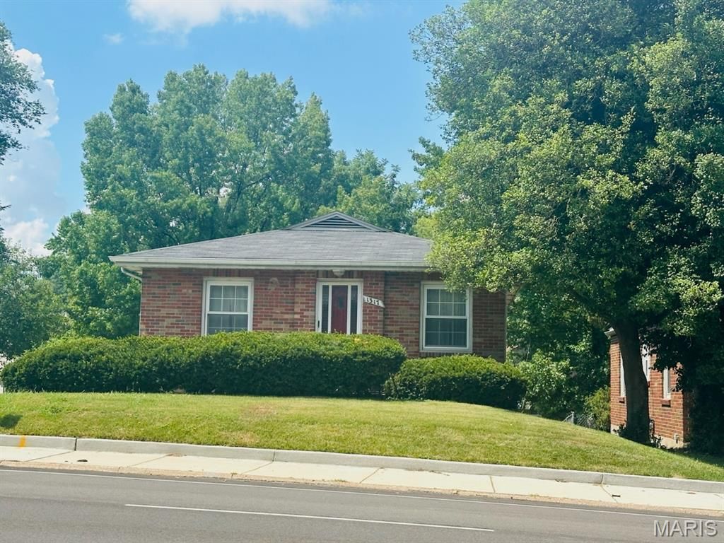1317 N Florissant Road, Calverton Park, MO 63135