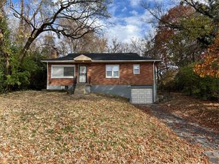 375 Adrian Drive, St Louis, MO 63137