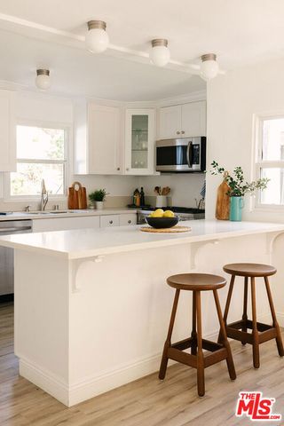 466 Wren Drive, Los Angeles, CA 90065