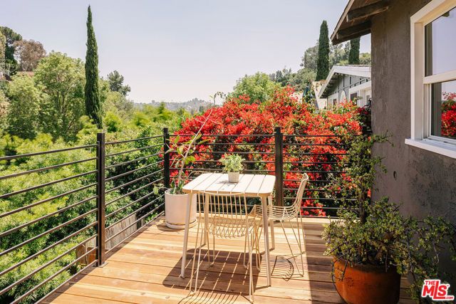 466 Wren Drive, Los Angeles, CA 90065