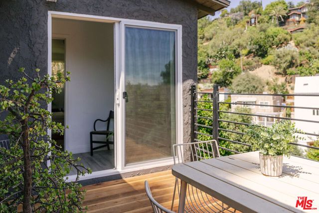 466 Wren Drive, Los Angeles, CA 90065