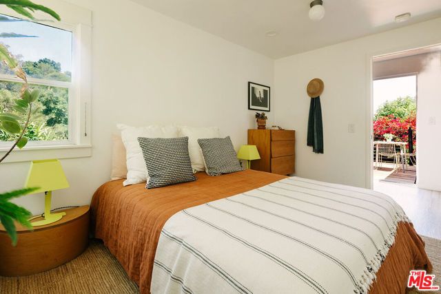 466 Wren Drive, Los Angeles, CA 90065